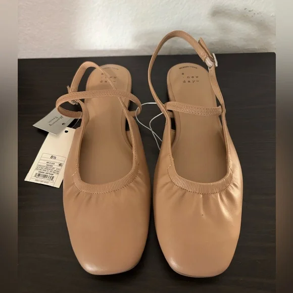 Target Nude/Tan Slingback Ballet Flats - Picture 1 of 3